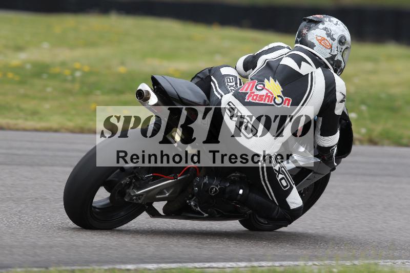 Archiv-2022/13 25.04.2022 Plüss Moto Sport ADR/Freies Fahren/backside